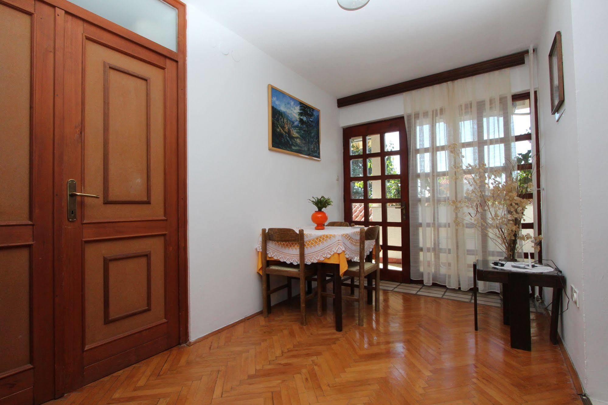 Apartments Tara Rovinj Exterior photo
