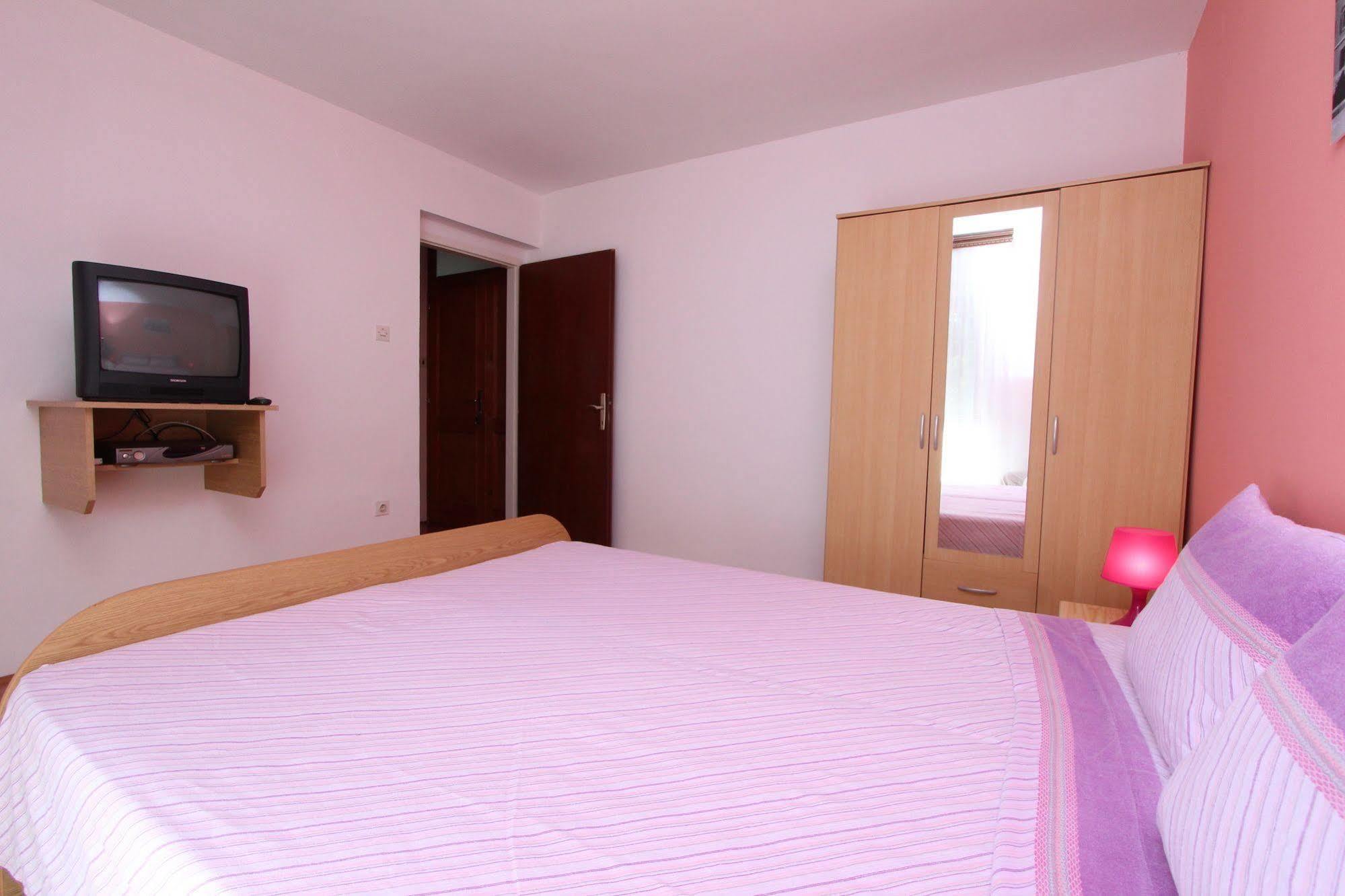 Apartments Tara Rovinj Exterior photo